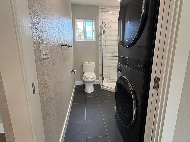 E Aliso St — Photo 3