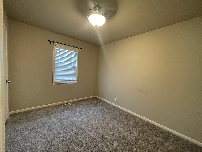1012 N Dogwood St — Photo 9