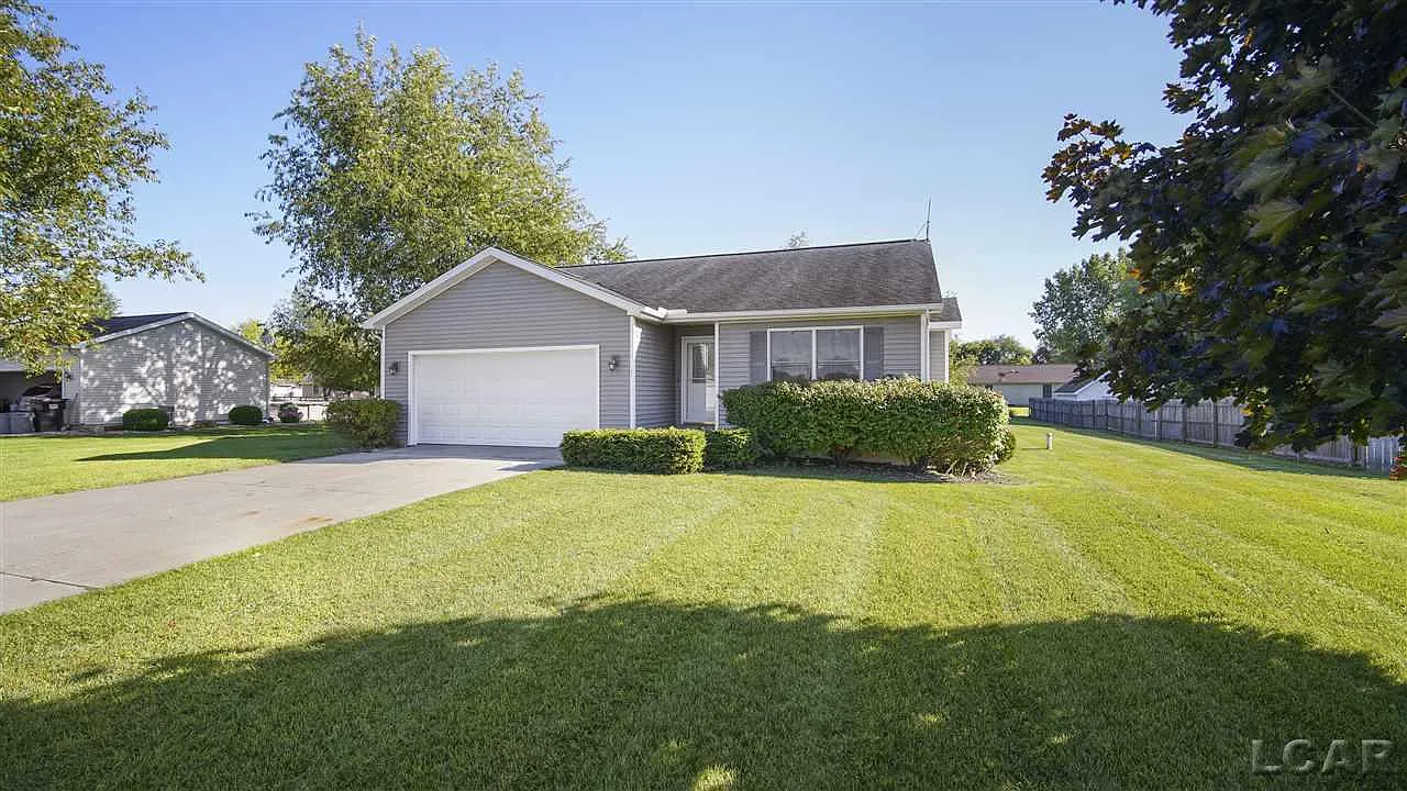 1885 Redwood Cir photo 1