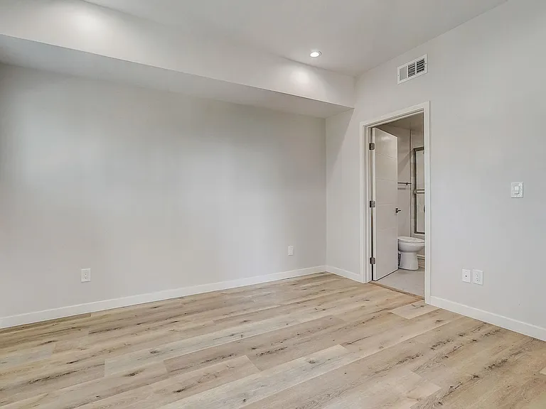 834 N June St #834 — Photo 17