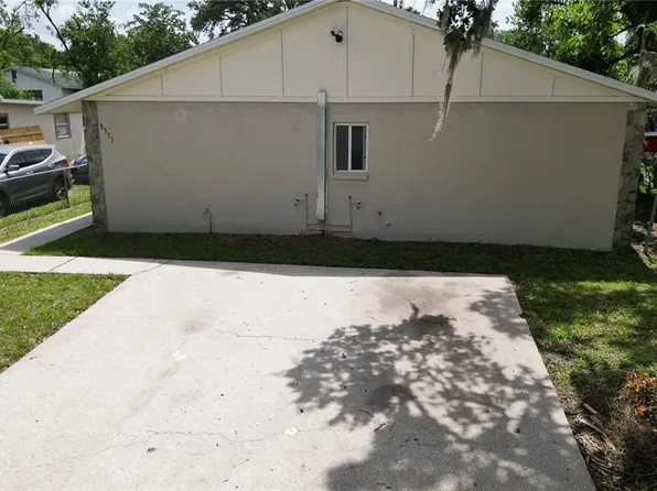 8305 N Marks St, Tampa, FL 33604