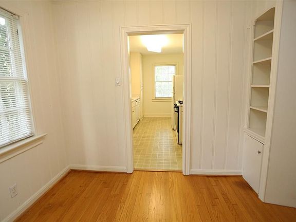 4th image of 5525 Chaucer Dr APT 2