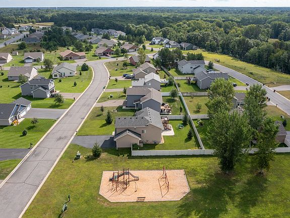 5th image of 9159 Wolves St