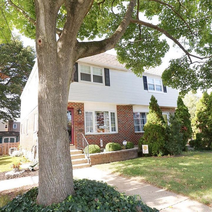 1st image of 323 Warwick Ave