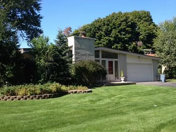 18825 Nola St, Livonia, MI 48152