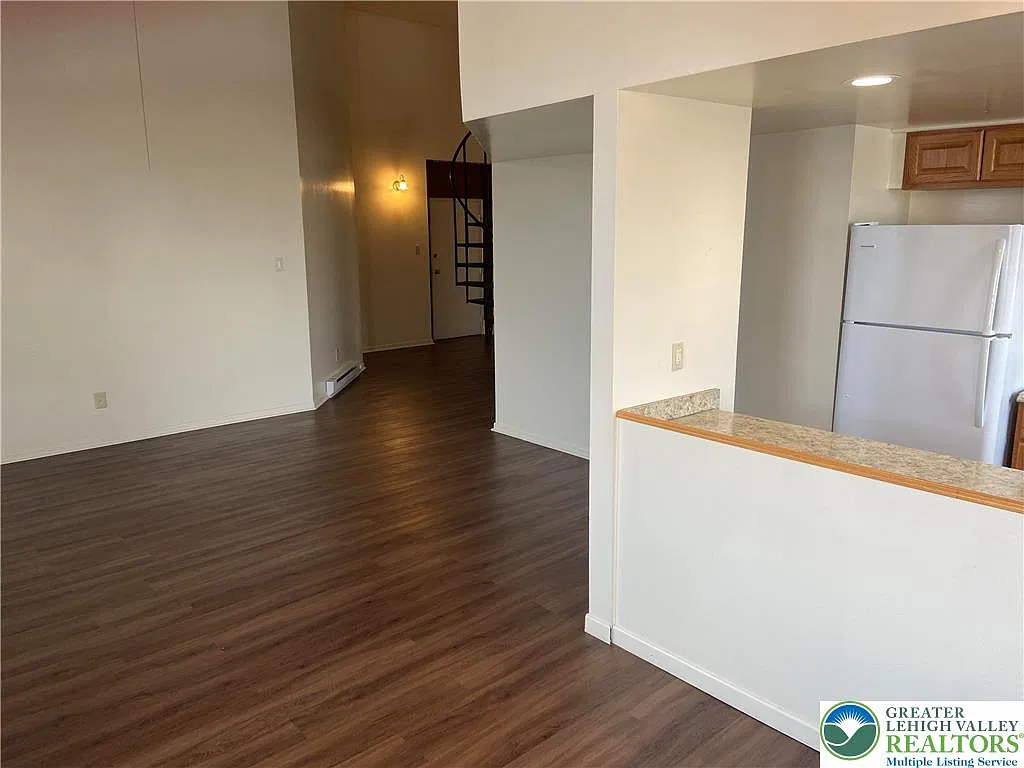 1 bed, 1.0 bath, 850 sqft, $1,225 — Photo 4