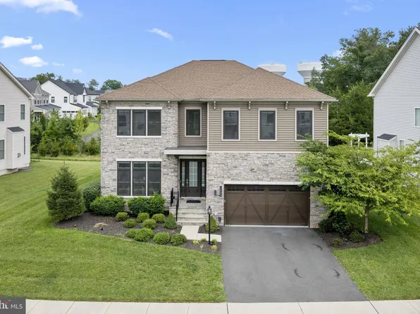 24590 Lenah Crossing Dr, Aldie, VA 20105