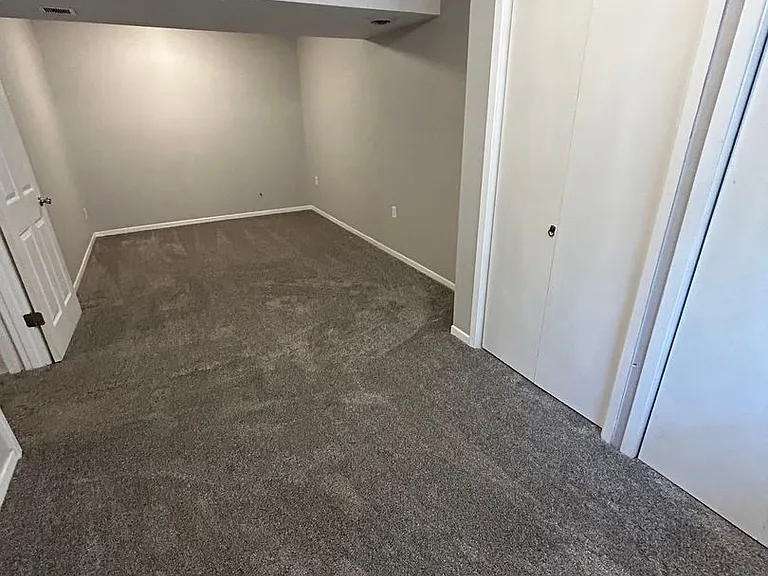 4377 Oxford Dr — Photo 11
