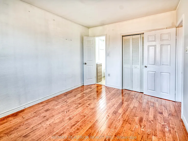 93 Mountland Dr #MAIN FLOOR — Photo 15