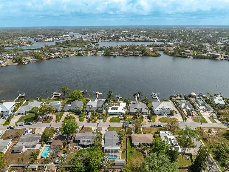 711 Bayshore Dr — Photo 54