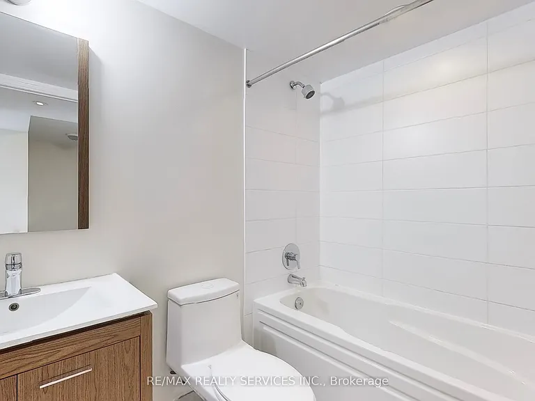 80 Esther Lorrie Dr #415 — Photo 23