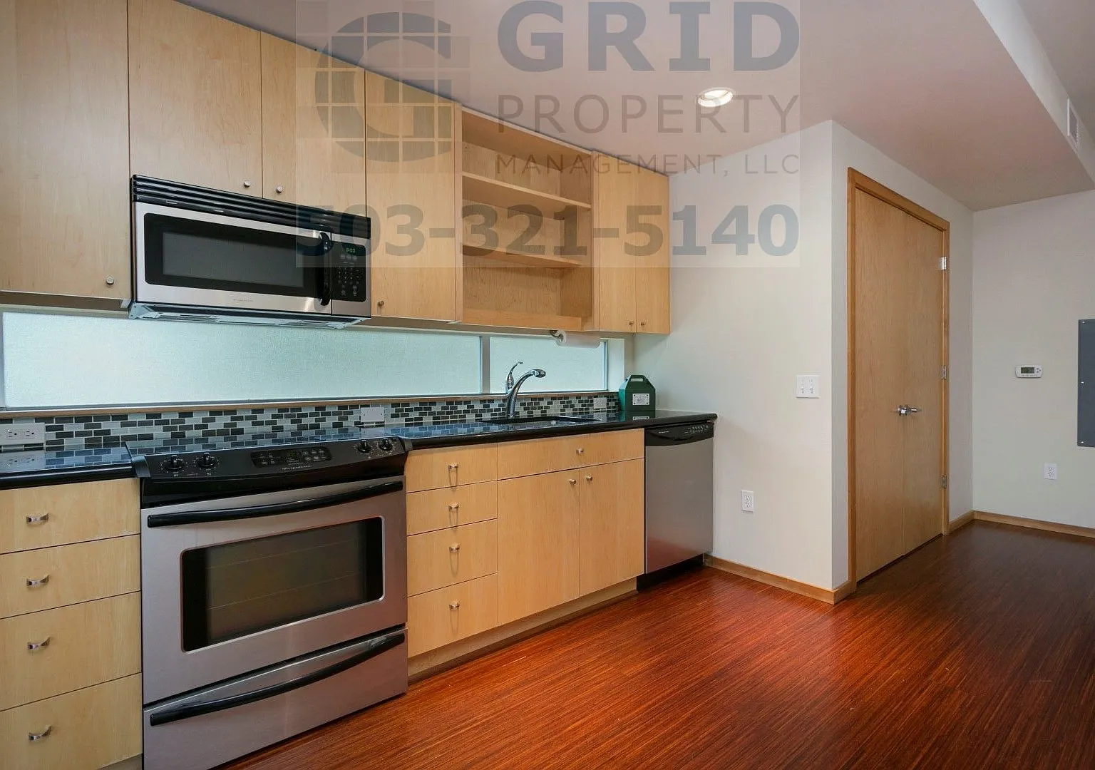 Beautiful Modern Studio in SW Portland — Photo 4