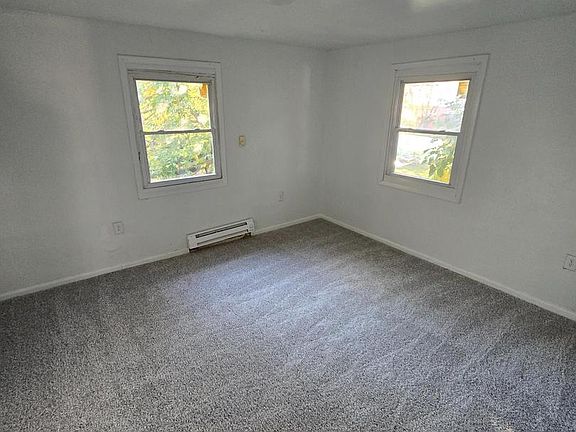 3rd image of 5131 Hanna Pl SE