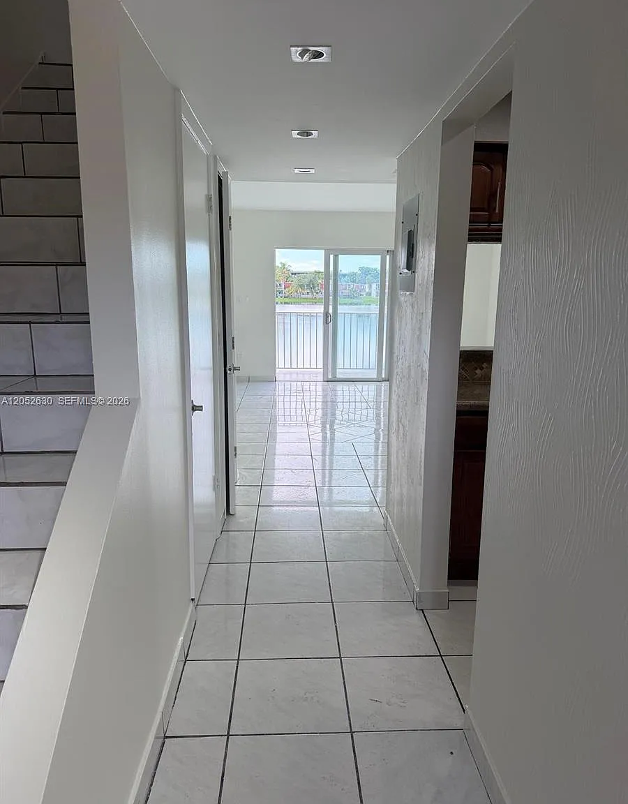 Laguna Club East Condo — Photo 1