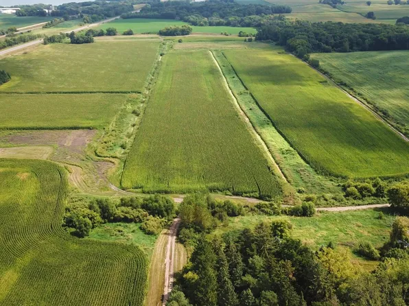 Hart Ave SW, Howard Lake, MN 55349