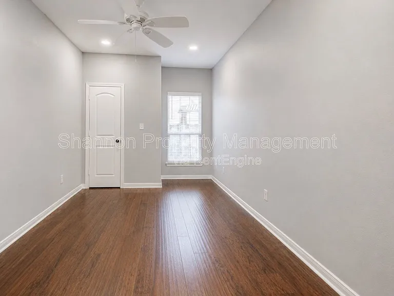 921 Kern St — Photo 10