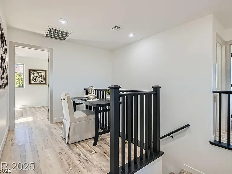 5873 Skyfall Ct — Photo 35