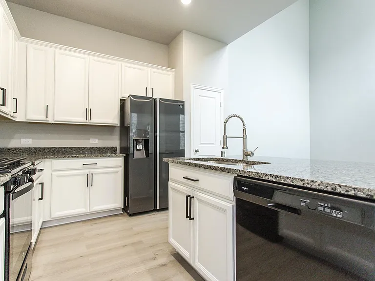 7504 Palisades Dr — Photo 7