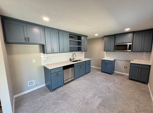 2850 Santa Monica Dr, Grand Prairie, TX 75052