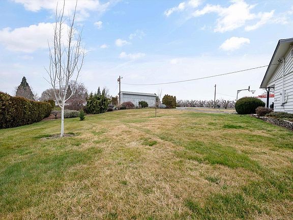 3rd image of 1664 S Euclid Rd