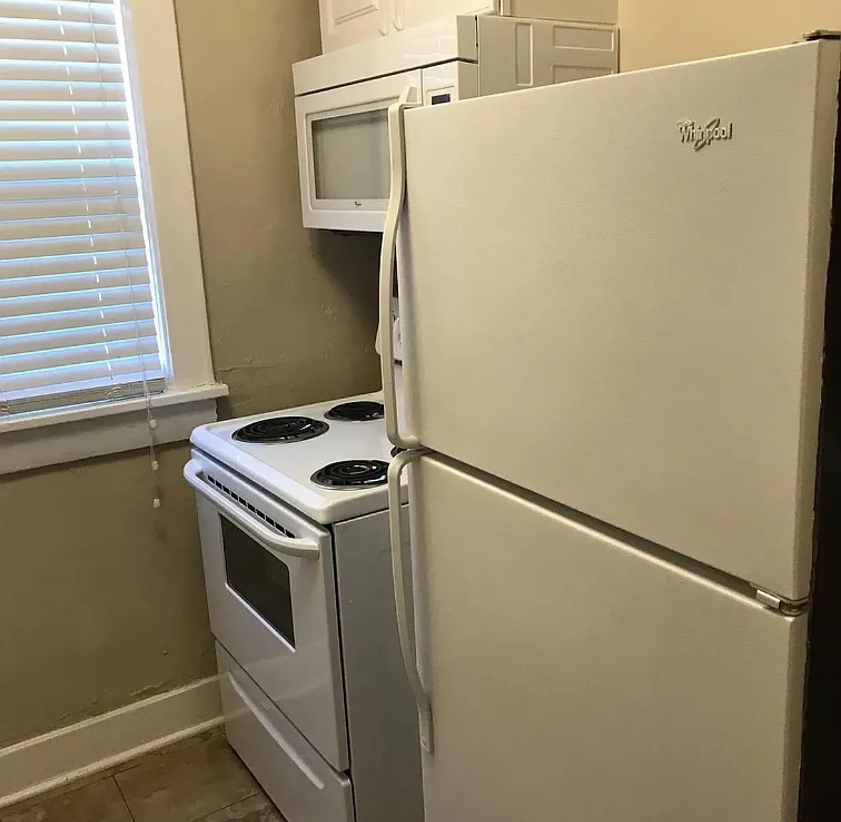 1 bed, 745 sqft, $750 — Photo 3