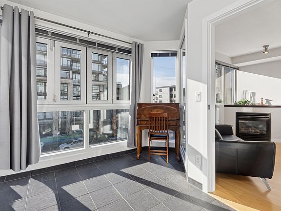 4th image of 122 E 3rd St #311