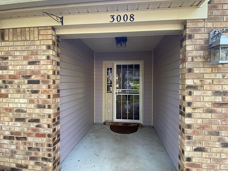 3008 Harpers Ferry Dr — Photo 3