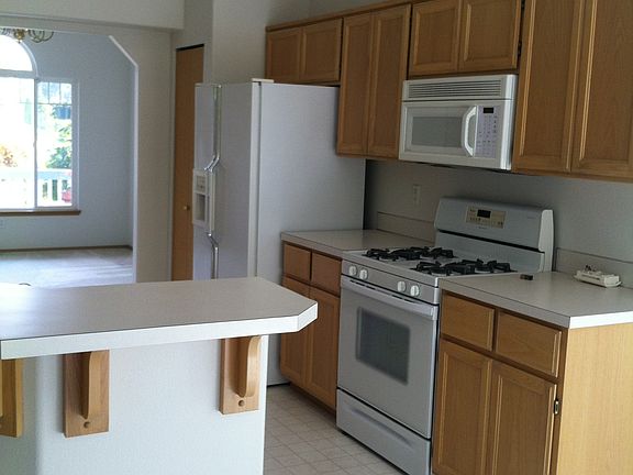 4th image of 2034 18th Street Pl SE