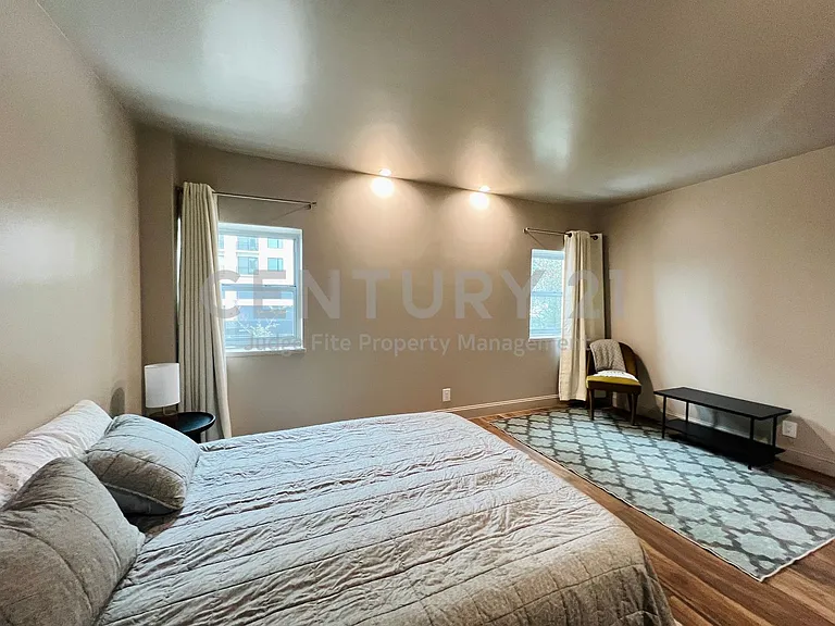 6211 W Northwest Hwy #G224 — Photo 8