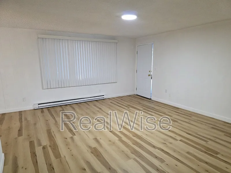 2 bed, 1.0 bath, $1,495 — Photo 4