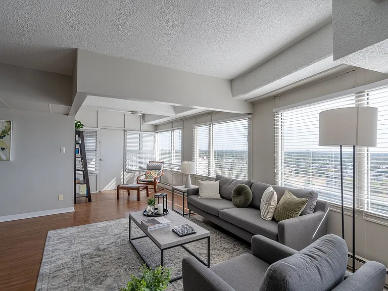University Club Apartments — Photo 29