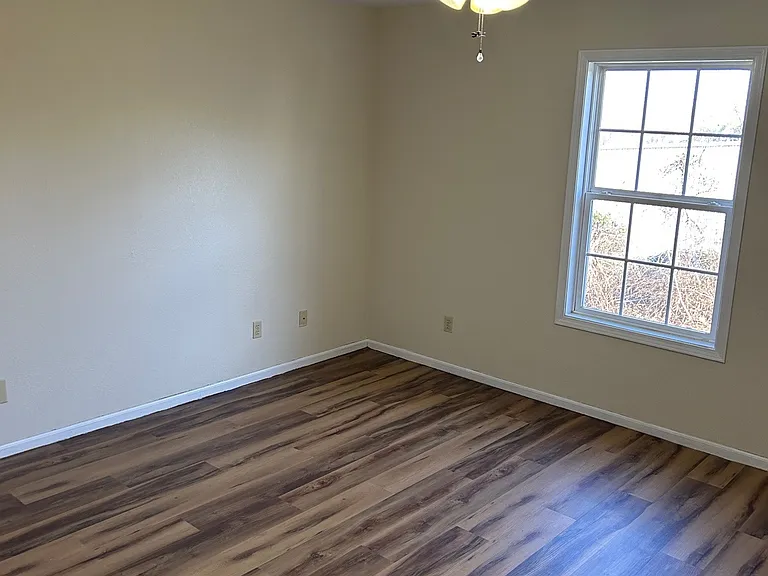 6888 Boston Dr — Photo 15