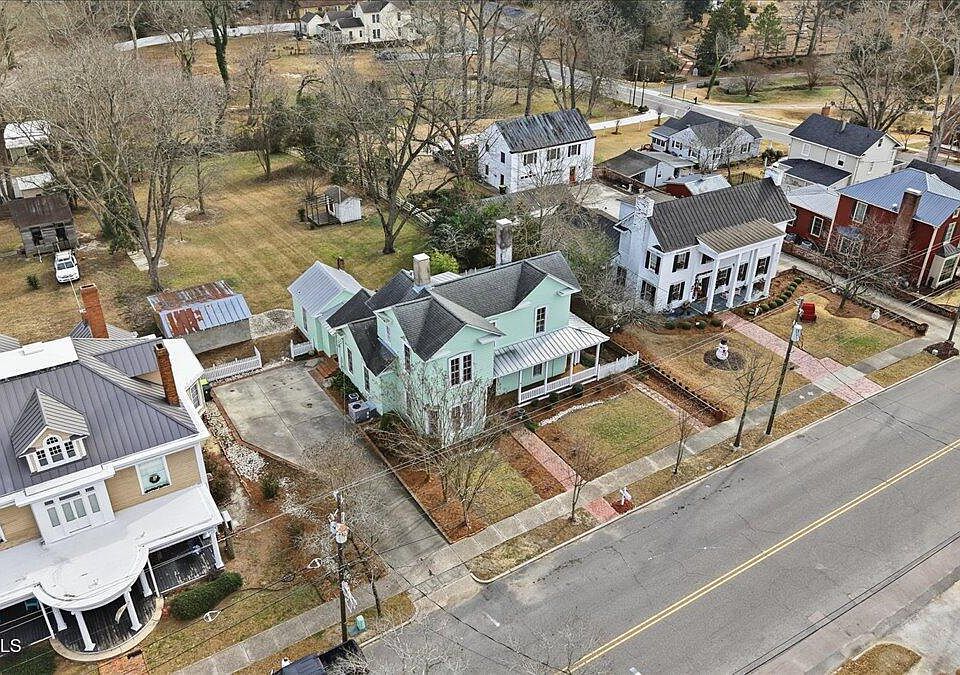 16th image of this home