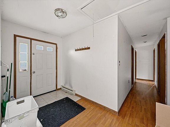 2nd image of 520 Hummingbird Ct