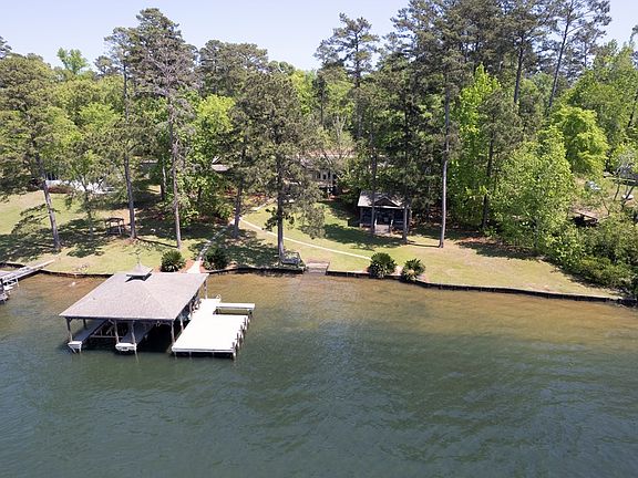 3rd image of 315 Hill Valley Rd
