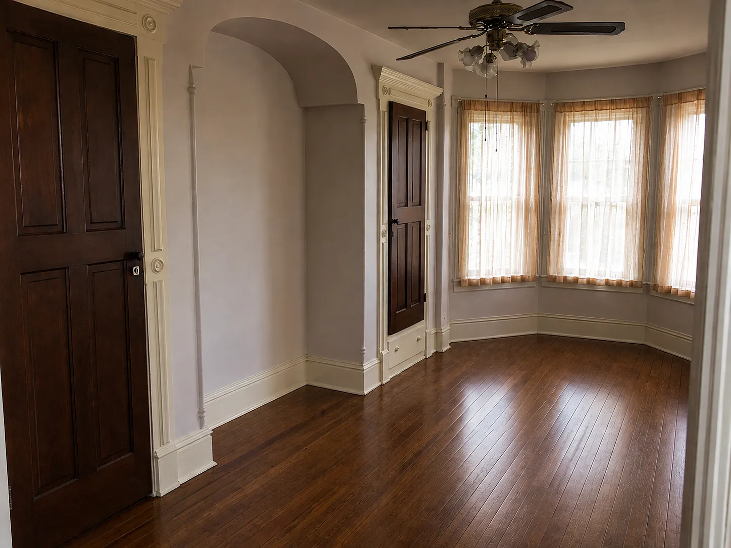 3 bed, $2,050 — Photo 4