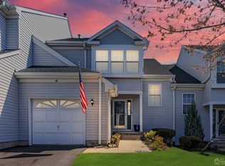 8 Hendricks Ct, Sayreville, NJ 08872