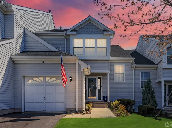 8 Hendricks Ct, Sayreville, NJ 08872