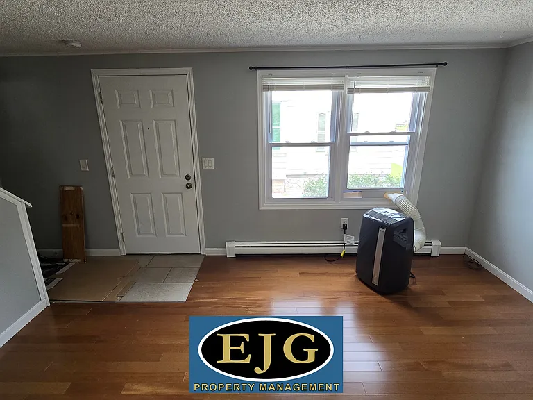 158 Beech St #A — Photo 10