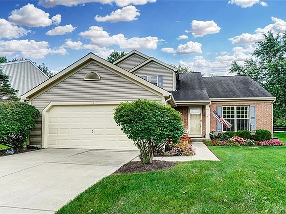 2nd image of 11 Twin Lakes Dr