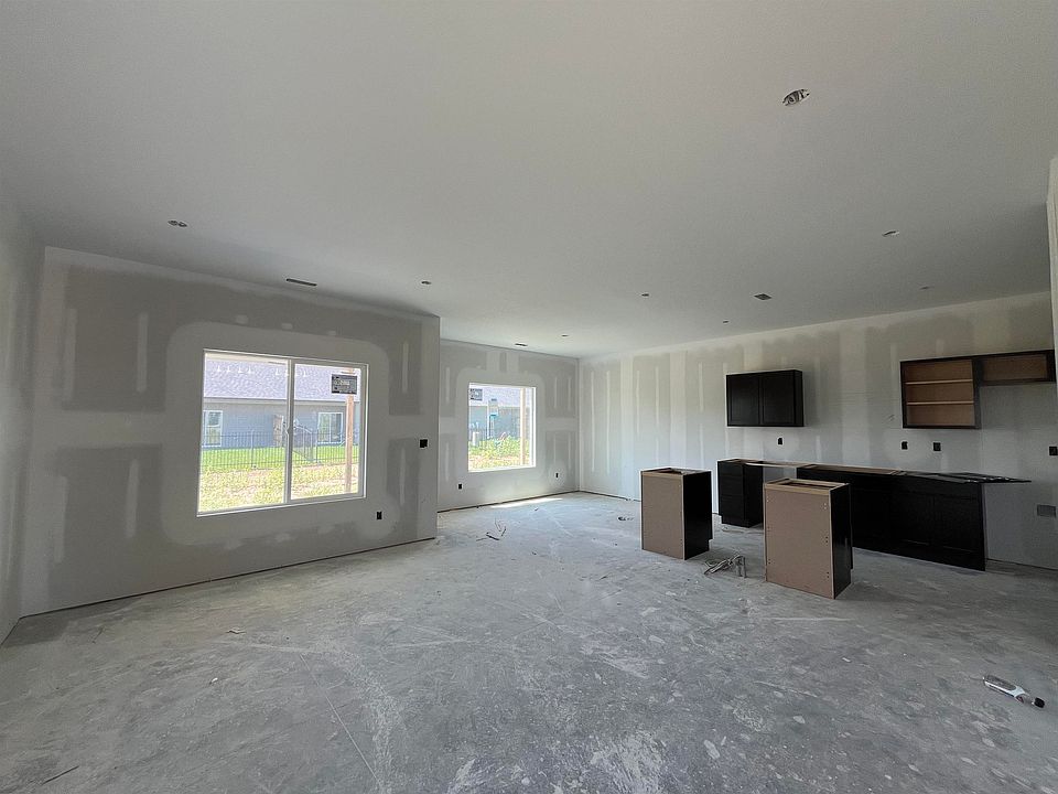 2nd image of 2078-2080 N Reece St