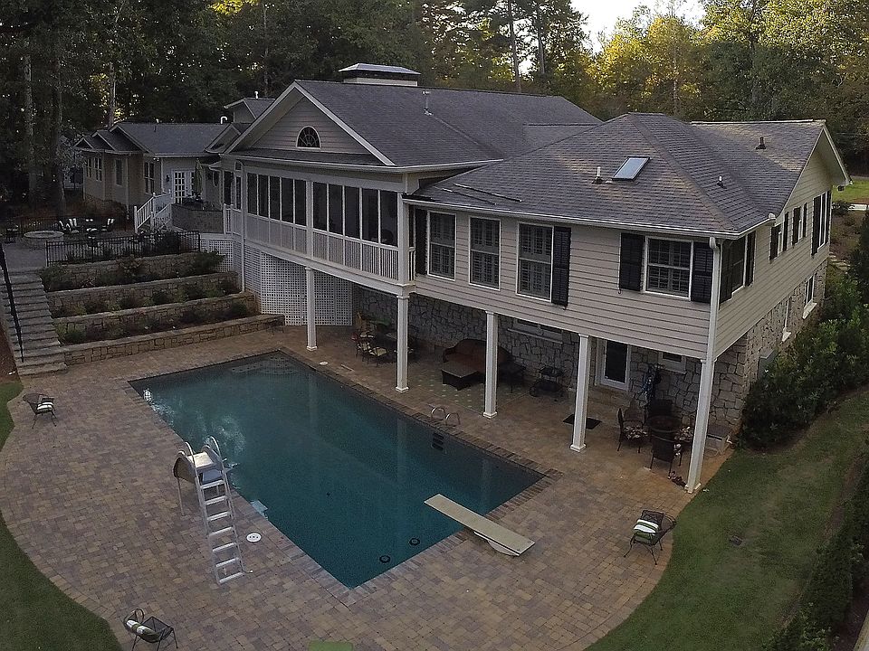 2nd image of 71 Sherwood Ln SE