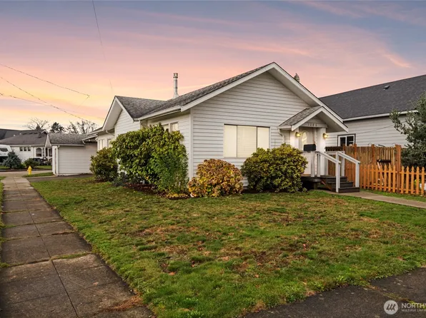 1206 Porter Street, Enumclaw, WA 98022