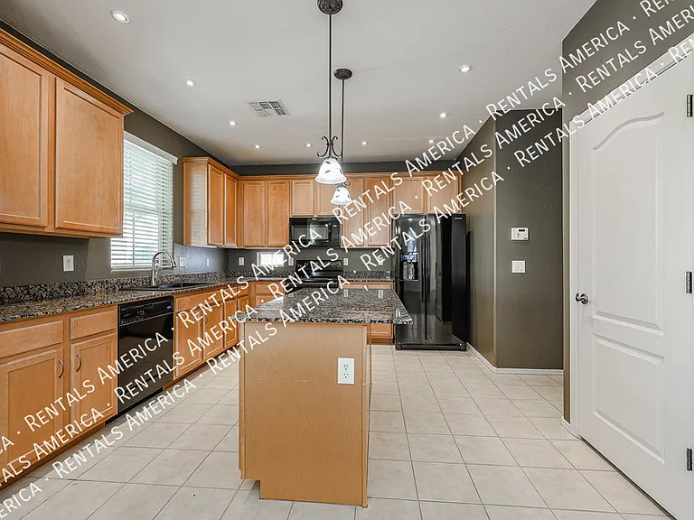 10146 E Isleta Ave — Photo 11