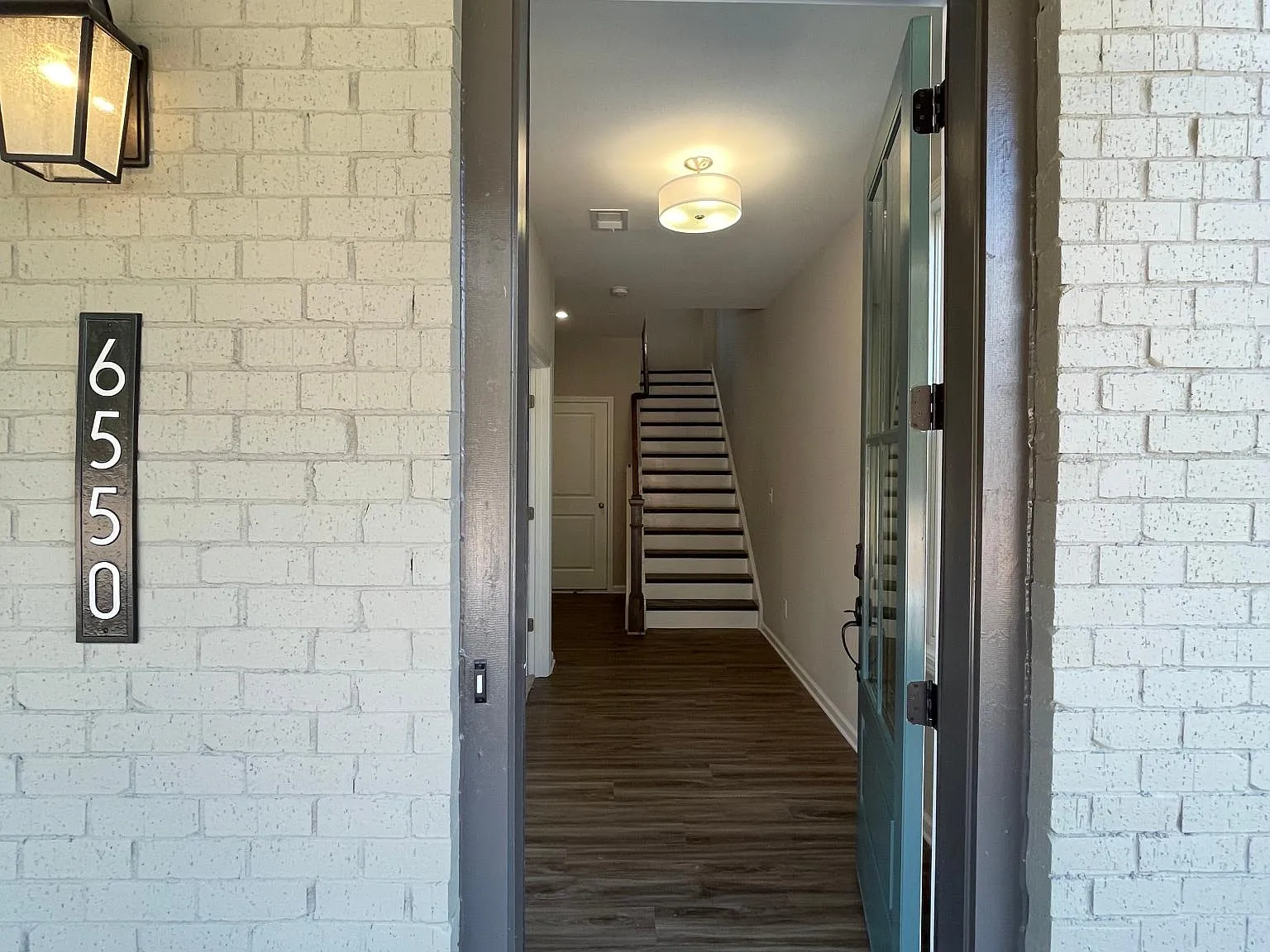 3 bed, 3.5 bath, 2000 sqft, $3,500 — Photo 2