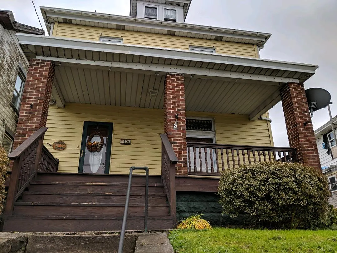 100 Bailey Ave photo 1