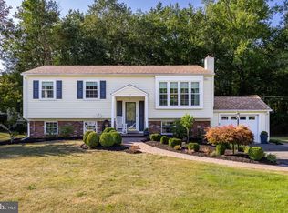 3 W Raymond Dr, Medford, NJ 08055