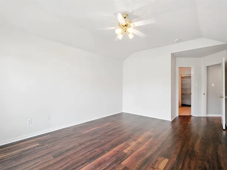 10222 Thornmont Ln — Photo 18