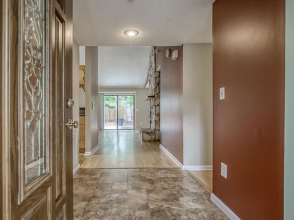 3rd image of 1327 Bear Run Blvd