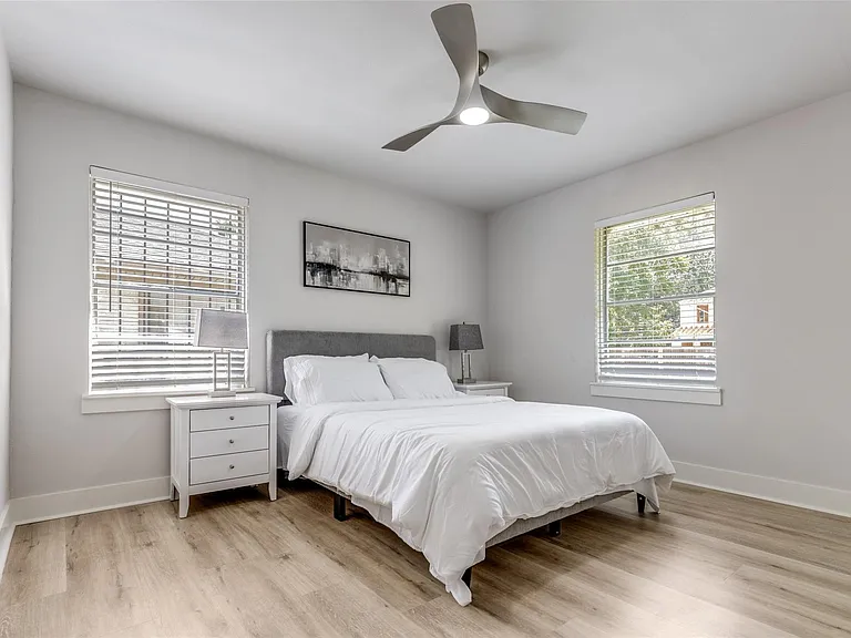 4034 Woodfin St — Photo 17